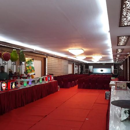 Hotel Landmark Шимла Экстерьер фото