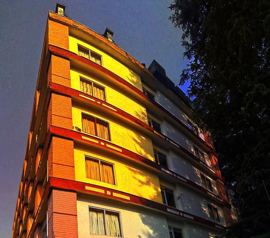 Hotel Landmark Шимла Экстерьер фото